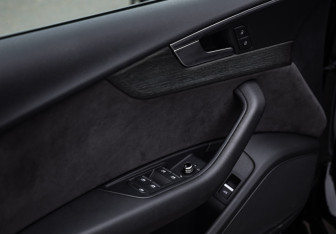 Подержанный автомобиль Audi A5 Liftback 2019 года (23 фото)