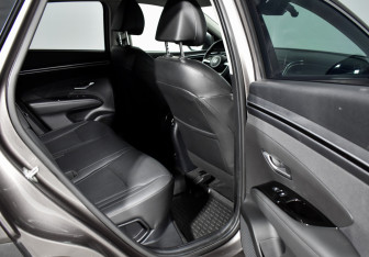 Подержанный автомобиль Hyundai Tucson 2023 года (12 фото)