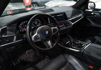 Подержанный автомобиль BMW X7 2020 года (22 фото)