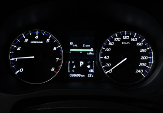 Подержанный автомобиль Mitsubishi Outlander 2020 года (12 фото)