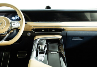 Подержанный автомобиль Voyah Free 2022 года (14 фото)