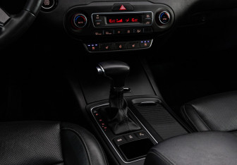 Подержанный автомобиль Kia Sorento 2018 года (14 фото)