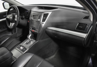 Подержанный автомобиль Subaru Outback Wagon 2011 года (12 фото)