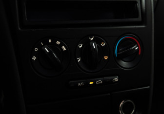 Подержанный автомобиль Kia Spectra Sedan 2008 года (15 фото)