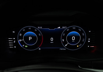 Подержанный автомобиль Skoda Karoq 2020 года (12 фото)
