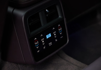 Подержанный автомобиль Porsche Taycan 2020 года (27 фото)