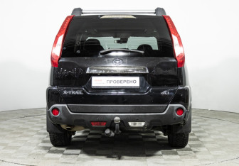Подержанный автомобиль Nissan X-Trail 2013 года (6 фото)