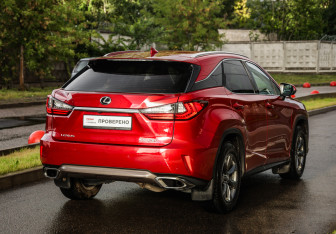Подержанный автомобиль Lexus RX 2018 года (6 фото)