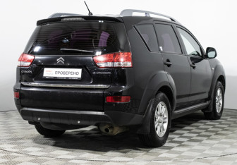 Подержанный автомобиль Citroen C-Crosser 2012 года (5 фото)