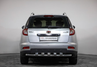 Подержанный автомобиль Geely Emgrand X7 2015 года (5 фото)