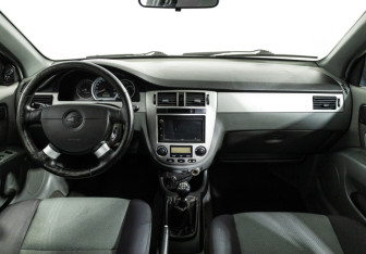 Подержанный автомобиль Chevrolet Lacetti Sedan 2007 года (13 фото)