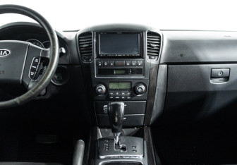 Подержанный автомобиль Kia Sorento 2008 года (13 фото)