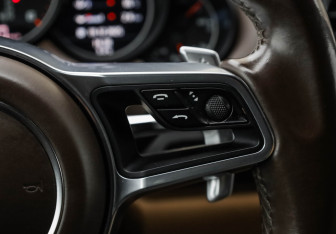 Подержанный автомобиль Porsche Cayenne 2017 года (14 фото)