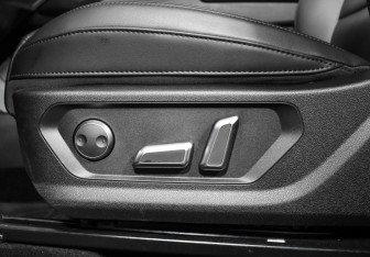 Подержанный автомобиль Haval F7x 2025 года (12 фото)