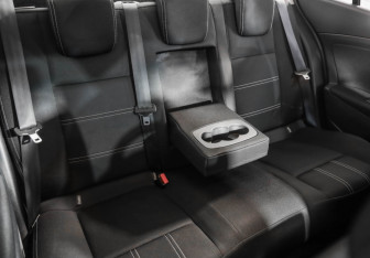 Подержанный автомобиль Renault Fluence 2014 года (24 фото)