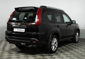 Подержанный автомобиль Nissan X-Trail 2013 года (5 фото)