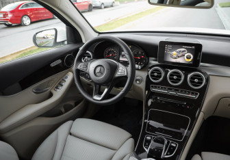 Подержанный автомобиль Mercedes-Benz GLC Coupe 2017 года (13 фото)