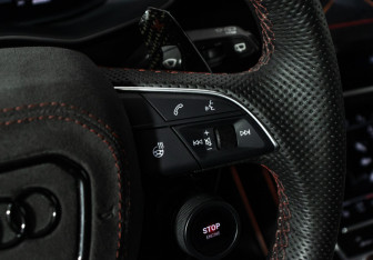 Подержанный автомобиль Audi SQ8 2021 года (26 фото)