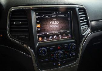 Подержанный автомобиль Jeep Grand Cherokee 2014 года (13 фото)