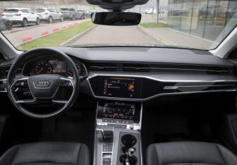 Подержанный автомобиль Audi A6 Sedan 2019 года (11 фото)
