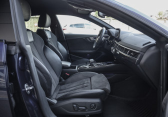 Подержанный автомобиль Audi A5 Liftback 2018 года (28 фото)