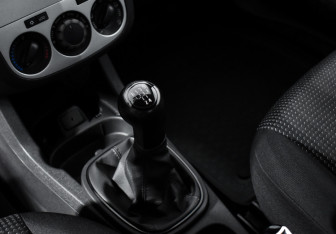 Подержанный автомобиль Opel Corsa 2013 года (11 фото)