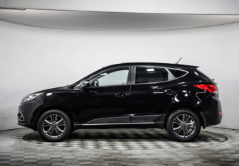 Подержанный автомобиль Hyundai ix35 2014 года (8 фото)