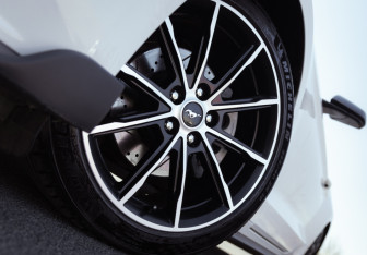 Подержанный автомобиль Ford Mustang Coupe 2020 года (3 фото)