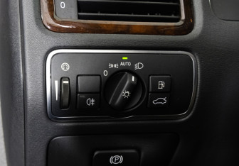 Подержанный автомобиль Volvo XC70 2014 года (17 фото)