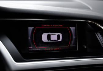 Подержанный автомобиль Audi A4 Sedan 2013 года (14 фото)