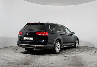 Подержанный автомобиль Volkswagen Passat Wagon 2017 года (5 фото)