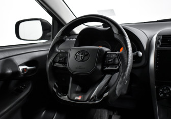 Подержанный автомобиль Toyota Corolla Sedan 2012 года (15 фото)