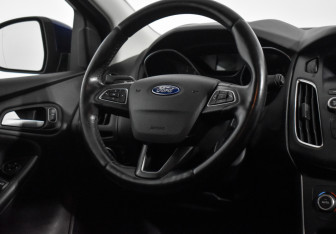 Подержанный автомобиль Ford Focus Hatchback 2015 года (14 фото)
