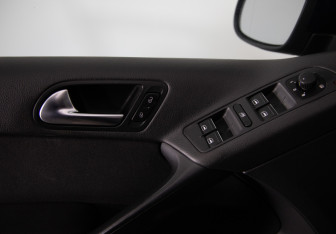 Подержанный автомобиль Volkswagen Tiguan 2011 года (22 фото)