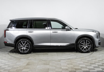 Подержанный автомобиль GAC GS8 2023 года (4 фото)