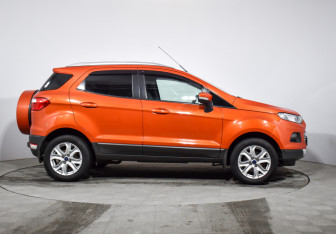 Подержанный автомобиль Ford EcoSport 2015 года (4 фото)