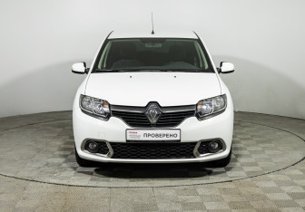 Подержанный автомобиль Renault Sandero 2017 года (2 фото)