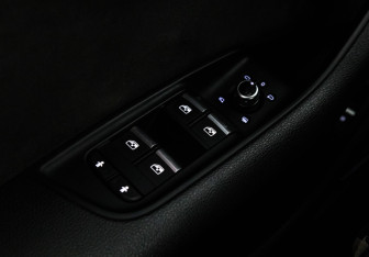 Подержанный автомобиль Audi Q7 2019 года (23 фото)