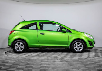 Подержанный автомобиль Opel Corsa 2011 года (4 фото)