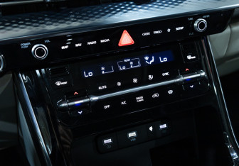 Подержанный автомобиль Kia Carnival 2021 года (28 фото)