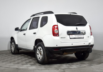 Подержанный автомобиль Renault Duster 2013 года (7 фото)