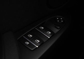 Подержанный автомобиль BMW X3 2012 года (16 фото)