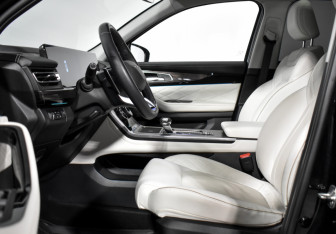 Подержанный автомобиль Exeed VX 2022 года (11 фото)