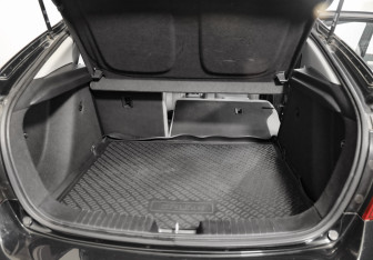Подержанный автомобиль Chevrolet Cruze Hatchback 2012 года (22 фото)