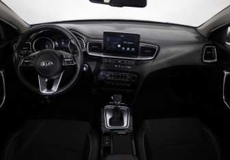 Подержанный автомобиль Kia Ceed Hatchback 2019 года (9 фото)