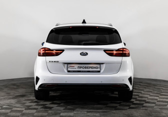 Подержанный автомобиль Kia Ceed Wagon 2019 года (7 фото)