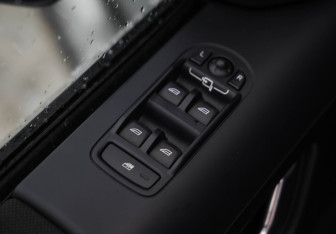 Подержанный автомобиль Land Rover Freelander 2013 года (23 фото)