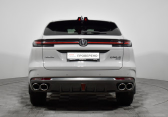 Подержанный автомобиль Changan UNI-K 2023 года (6 фото)