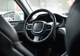 Подержанный автомобиль Volvo V60 Cross Country 2020 года (19 фото)