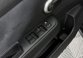 Подержанный автомобиль Nissan Tiida Sedan 2008 года (10 фото)